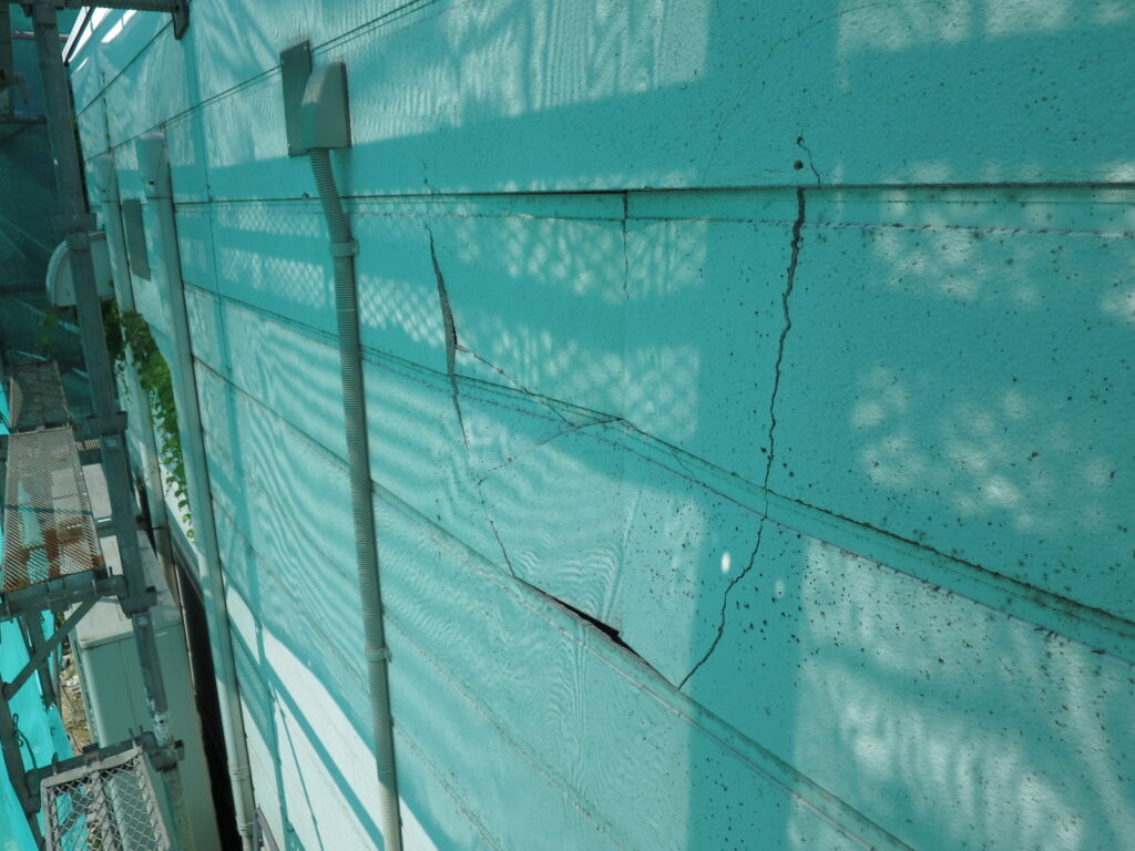 宇都宮市で外壁窯業系サイディングの補修工事を行いました。
