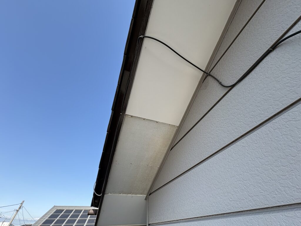 施工前の軒天の状態