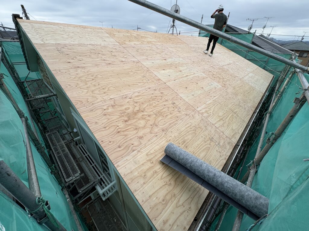 北面新規野地板貼り付け終了