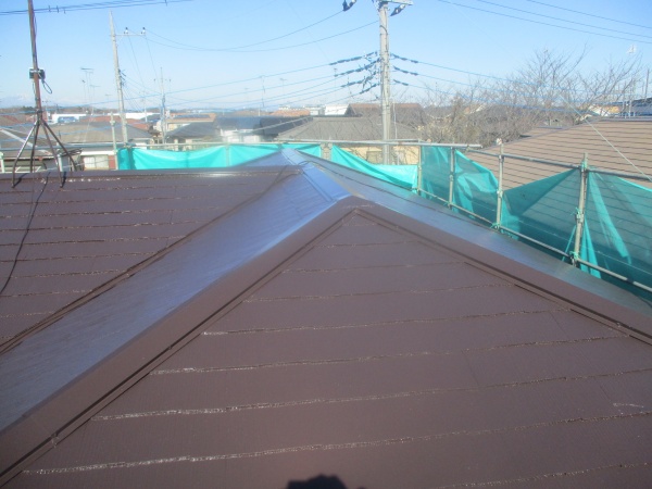 屋根の上塗りが終了しました