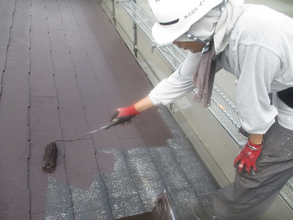那須塩原市でスレート製屋根の中、上塗り塗装　スーパーシリコンルーフ