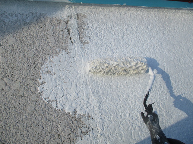 栃木市でリシン吹き付け下地処理後シーリング打ち替え下塗り塗装