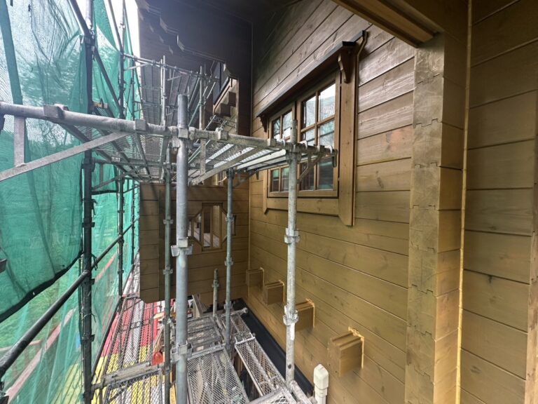 那須町のログウッド外壁塗装工事が完工しました