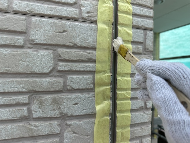 プライマー塗布中