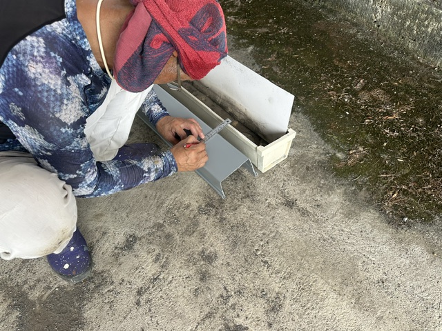 雨樋加工中