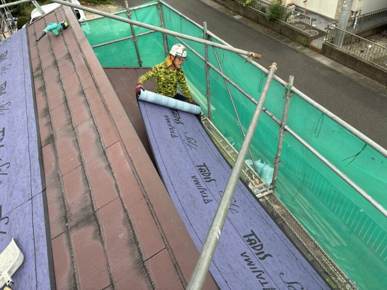 那須塩原市二区町屋根カバー工法着工パネル撤去後ルーフィング