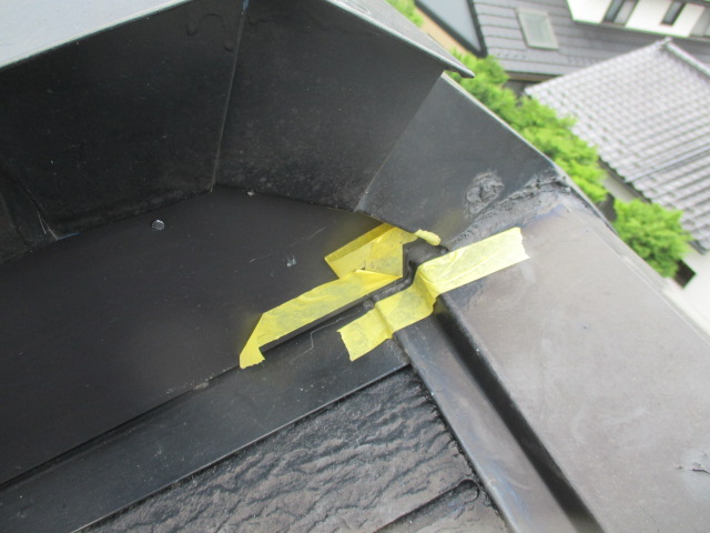 宇都宮市の破風板金カバー工事でシーリング材で防水処理しました
