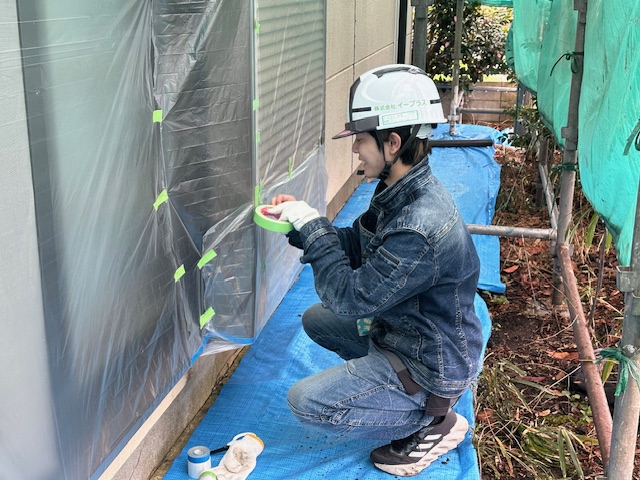 外壁塗装用の養生中です