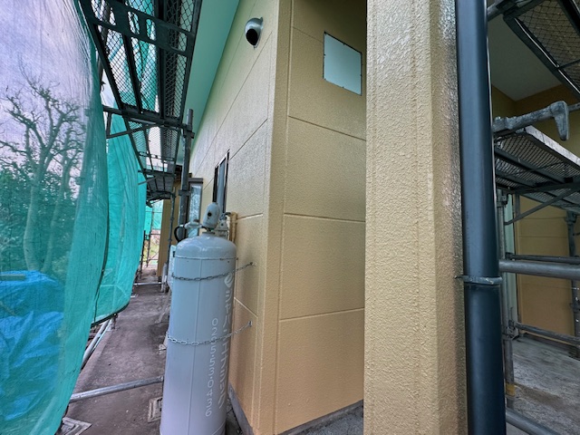 東面外壁の完工です