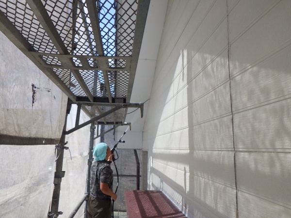 益子町で窯業系サイディングの外壁塗装工事が着工しました。