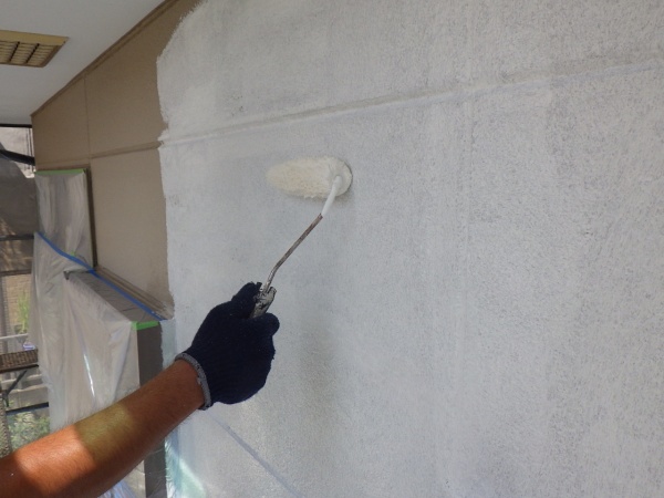 宇都宮市でアレスダイナミックフィラーを使い下塗りをしました。