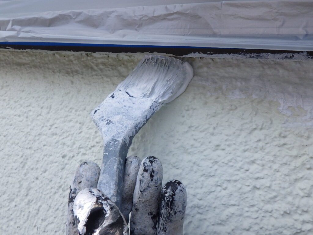 宇都宮市でアレスダイナミックTOPを使い外壁中塗りをしました