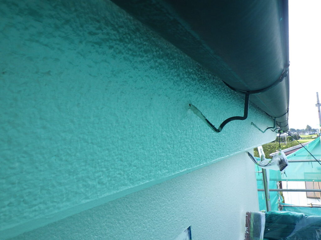 破風鼻隠しの中塗り終了です