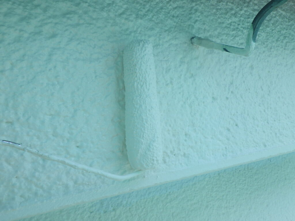 宇都宮市の外壁塗装工事で破風鼻隠しと取り合い塗装をしました