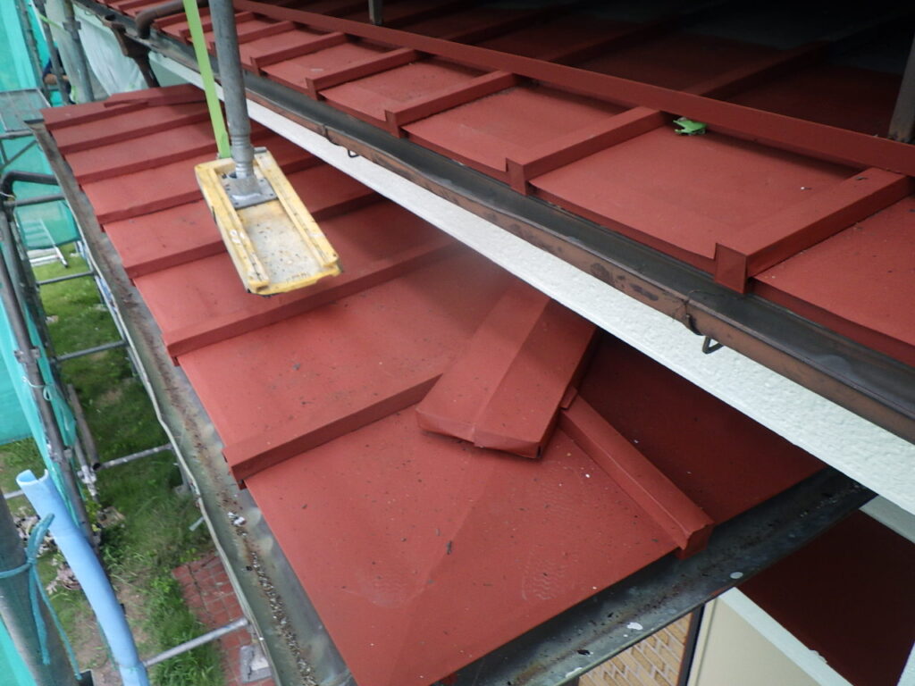 施工前の瓦棒屋根の状態です