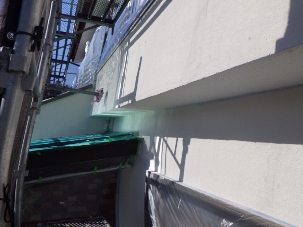 宇都宮市でアレスダイナミックTOPを使い外壁の中塗りをしました