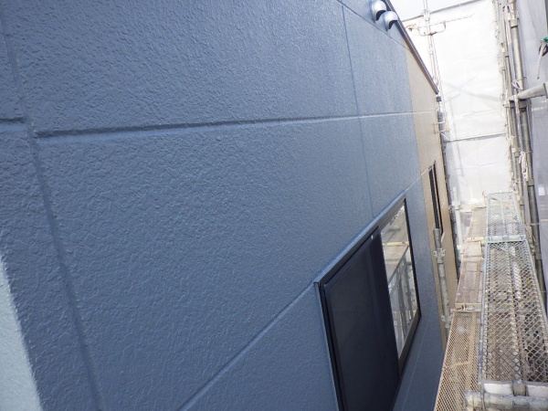 宇都宮市でALC塗装の補修と床防水塗装をして外壁塗装工事が完工