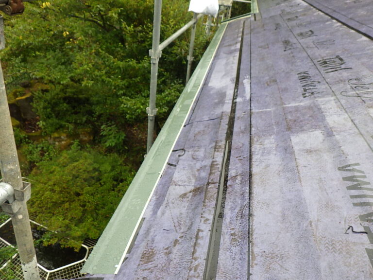 那須町でアスファルトシングルを使い屋根カバー工事をしました