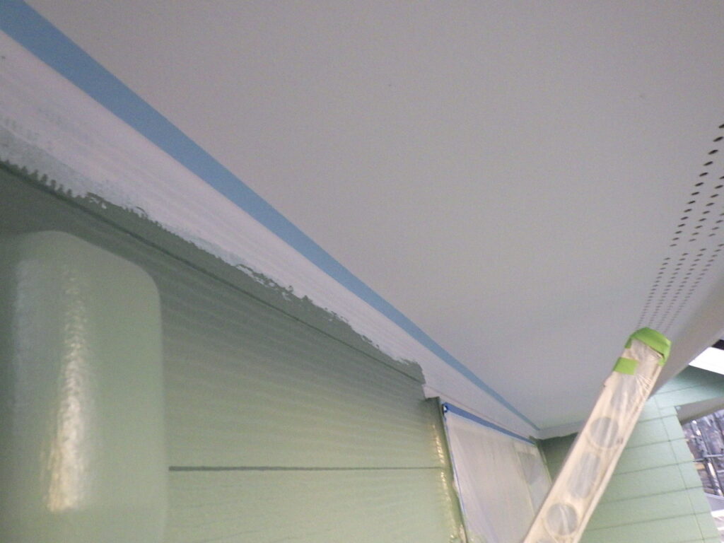 取り合い塗装の養生をしました