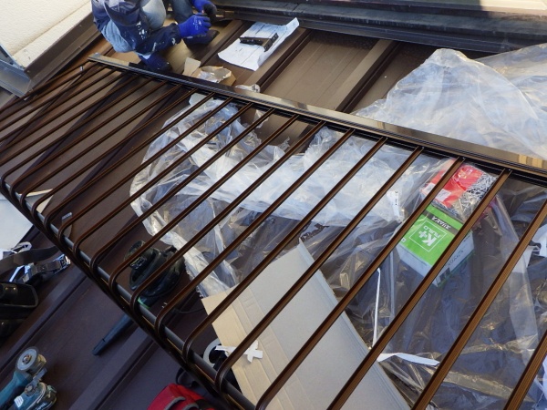 宇都宮市で大屋根横暖ルーフと下屋根４５ロックのカバー工事が完工です