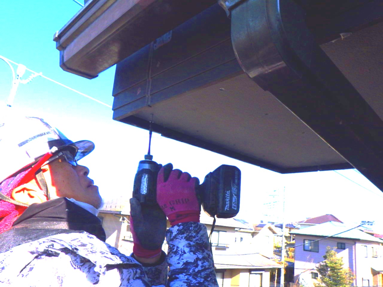 加工した軒天ボードの取り付け