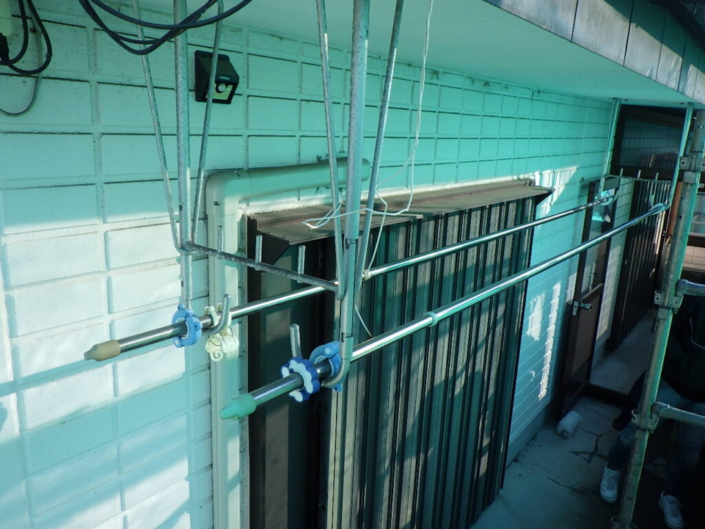 高圧洗浄前の外壁の状態です