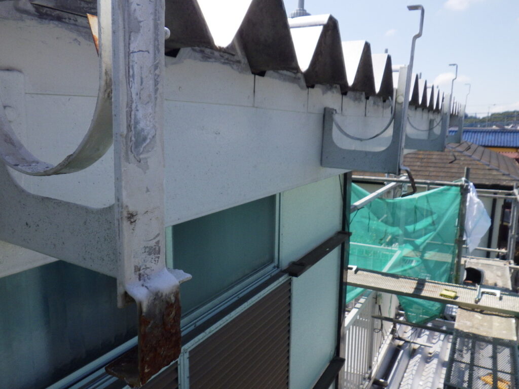 軒樋隠し板金の撤去終了です