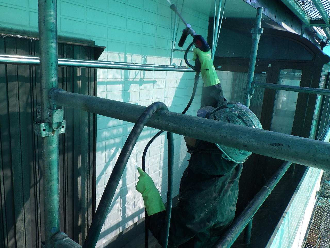 高圧洗浄による外壁の洗浄