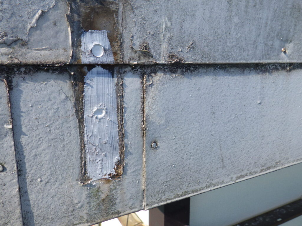 シーリング後の破風板金です