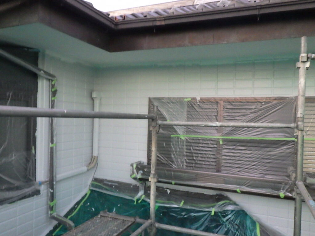 外壁の中塗り塗装終了です