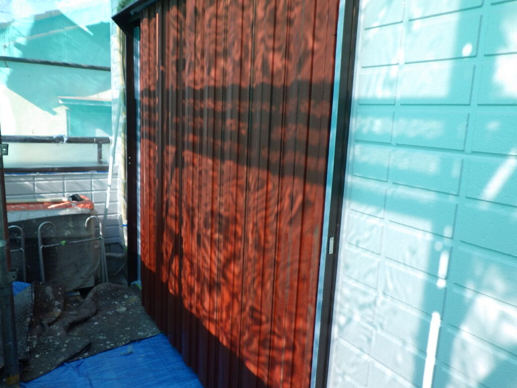 雨戸錆止め塗装終了です