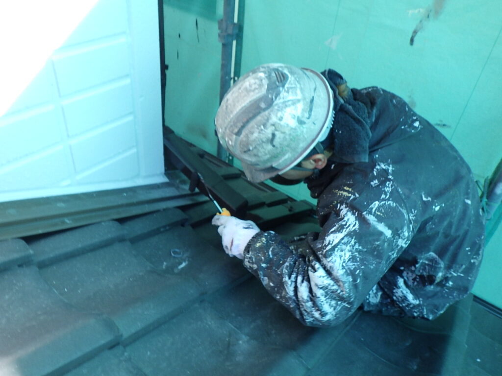 板金部の塗装中です