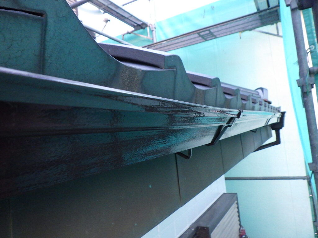 雨樋２回目塗装終了です