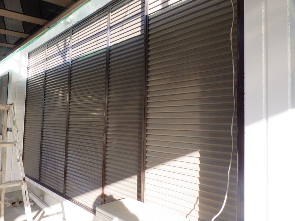 施工前の雨戸の状態です