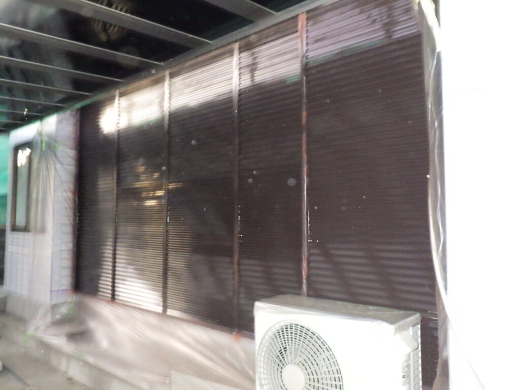 上塗り吹付終了です