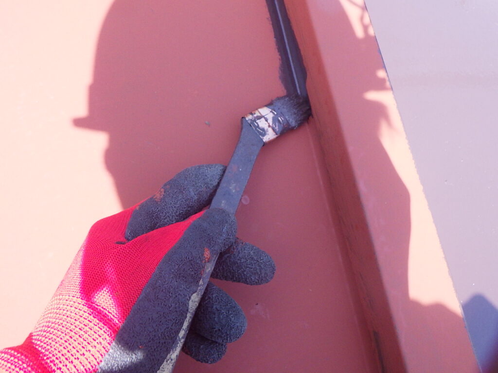 宇都宮市でアクリルシリコン樹脂塗料を使用し屋根塗装しました。