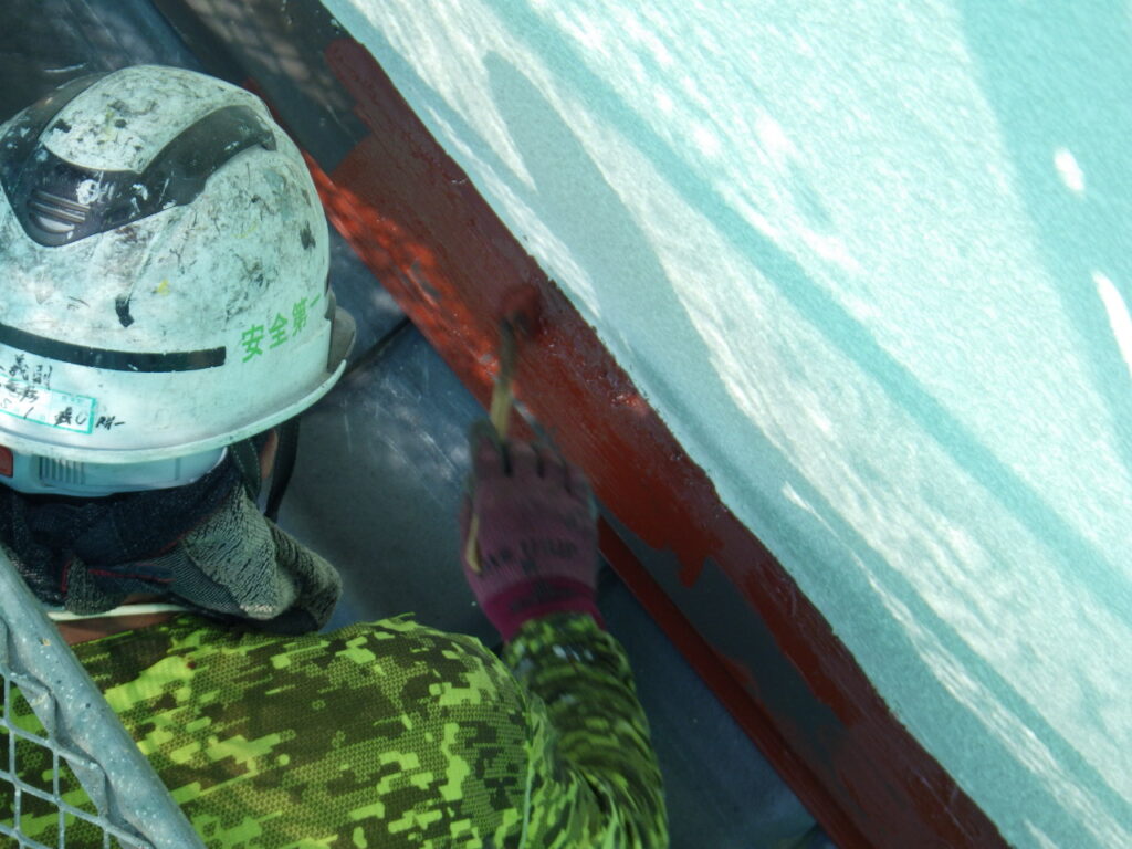 板金部下塗り中です