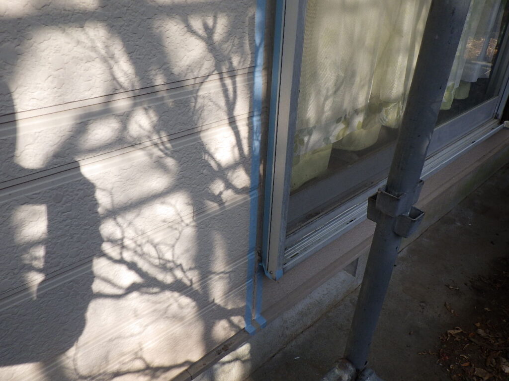 シーリング用の養生をしました