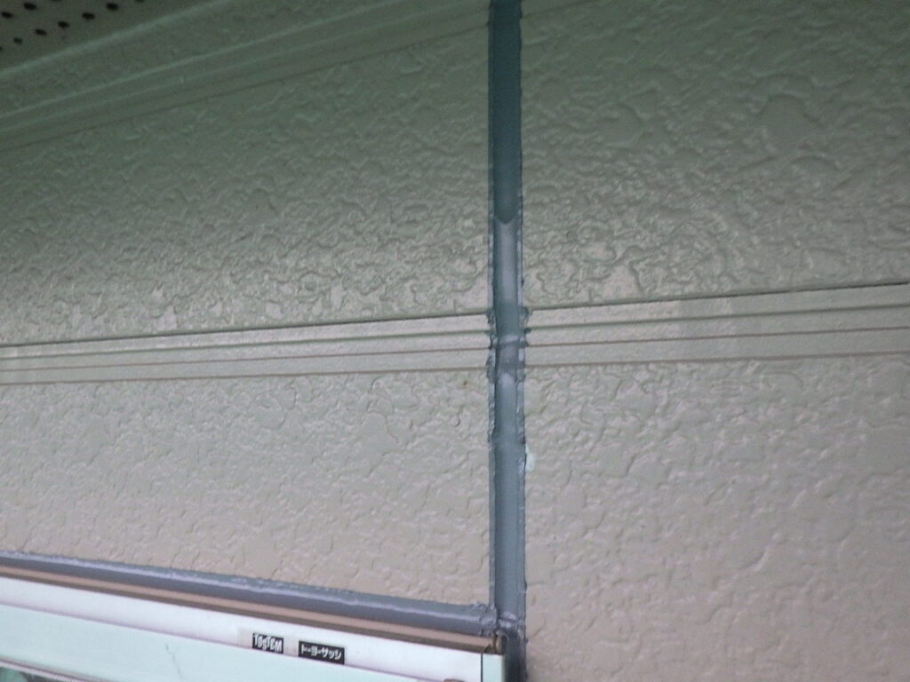 シーリング打ち替え中です