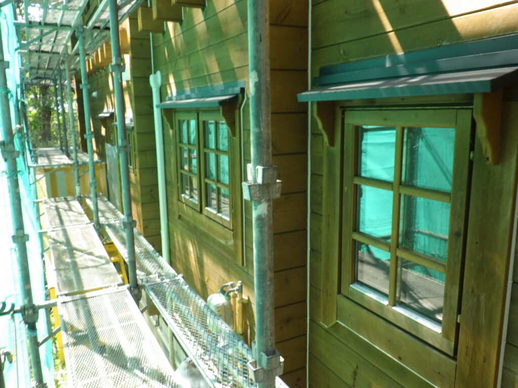 那須町の外壁塗装工事でケレン磨きと養生をしました