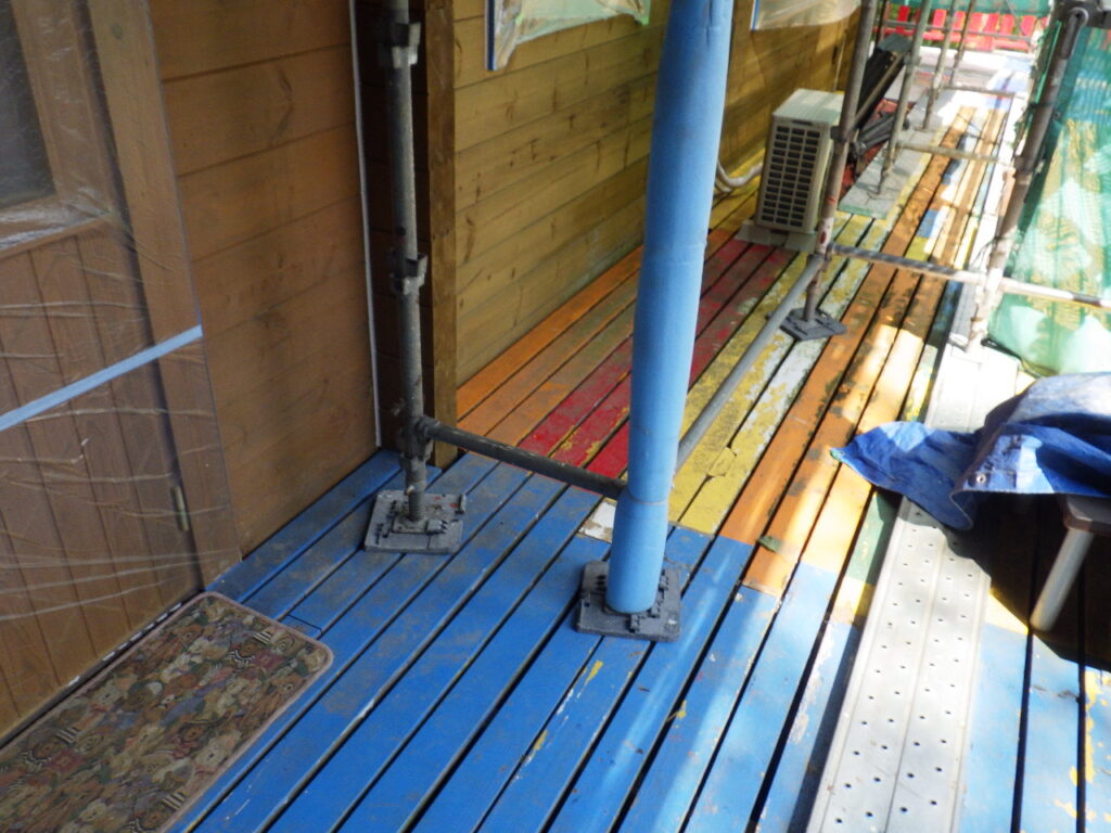 那須町のログウッド塗装工事でキシラデコールカラレスを塗装をしました