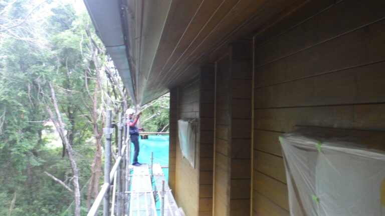 １回目のキシラデコール塗装が終了しました