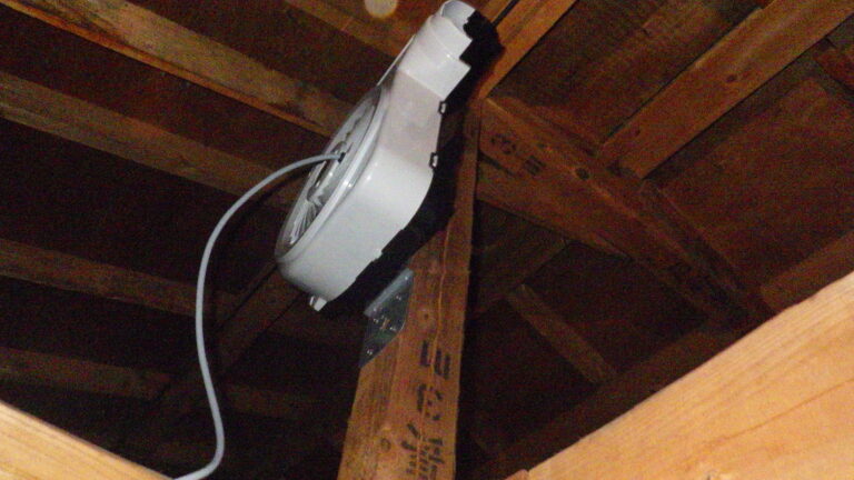 換気ブロアー取り付け終了です