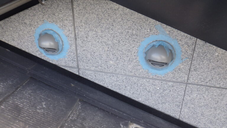 ガラリシーリング中です