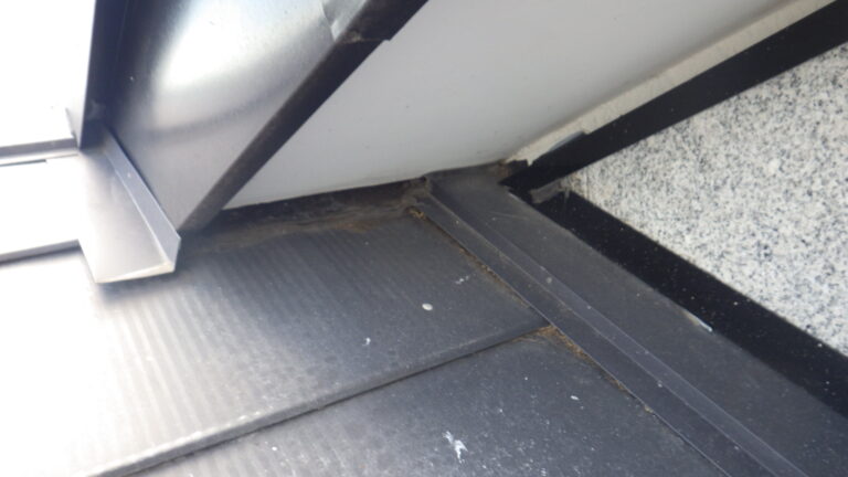 軒天補修前です