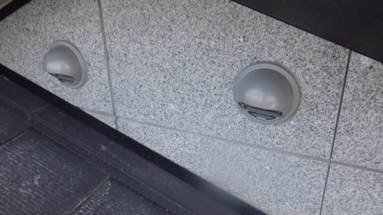 ガラリシーリング終了です