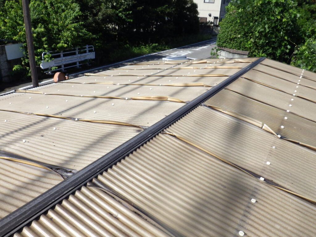 宇都宮市でテラス屋根とカーポートの波板交換をしました