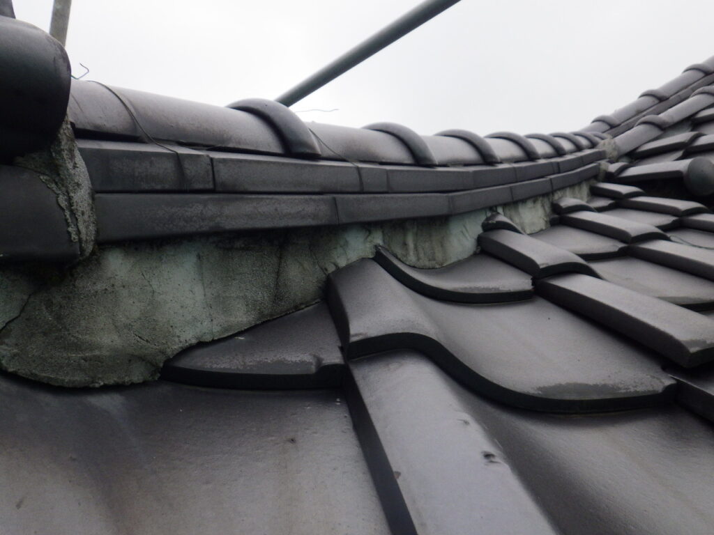 宇都宮市の和瓦屋根住宅で漆喰の重ね塗り工事をしました