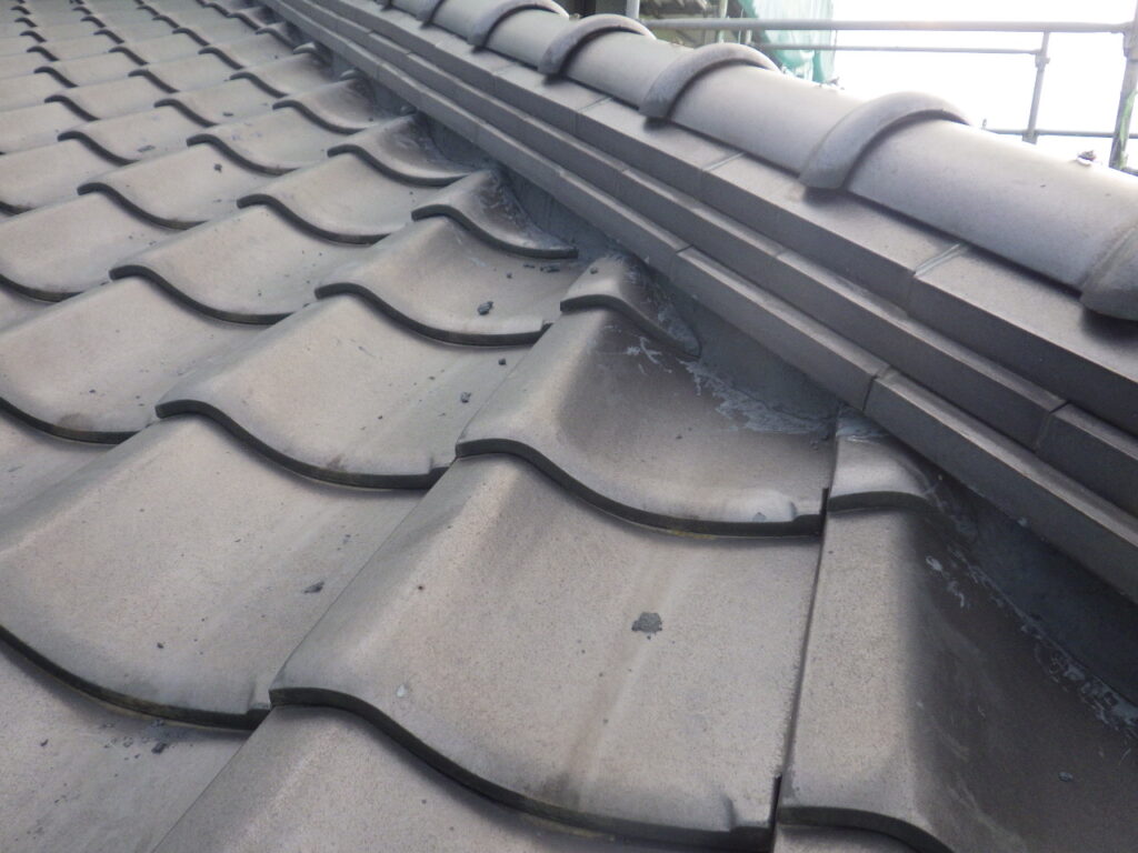 隅棟の漆喰詰め増し終了です