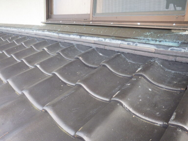 壁三日月の漆喰詰め増し中です